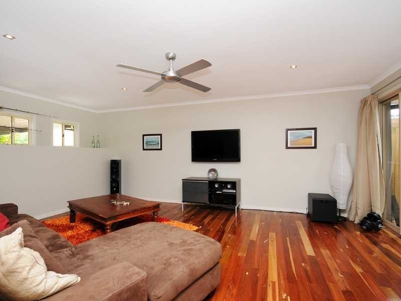 72 Cumberland Dr, Varsity Lakes QLD 4227