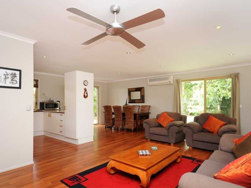 72 Cumberland Dr, Varsity Lakes QLD 4227