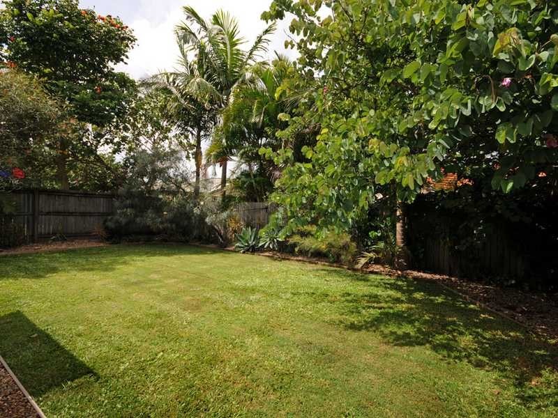 72 Cumberland Dr, Varsity Lakes QLD 4227