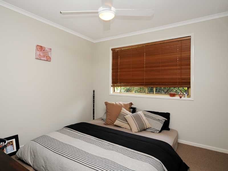 72 Cumberland Dr, Varsity Lakes QLD 4227