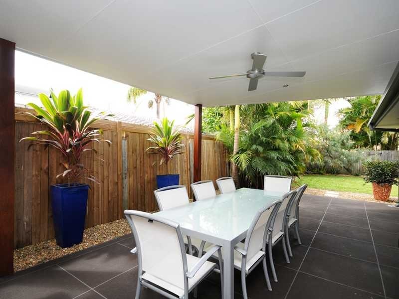 72 Cumberland Dr, Varsity Lakes QLD 4227