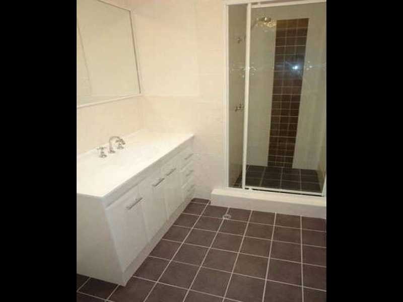 4/14 Central Street, Labrador QLD 4215