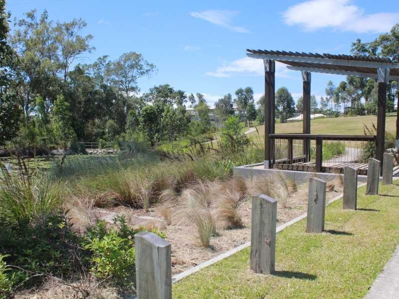 6 Skyburnett St, Reedy Creek QLD 4227