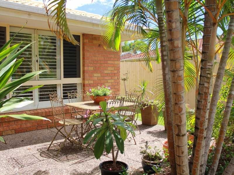 33 Lakeridge Drive, Varsity Lakes QLD 4227