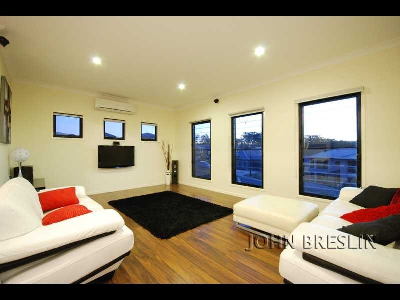 38 Camarillo Cct, Reedy Creek QLD 4227