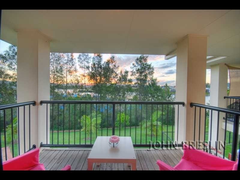 8/323 Christine Ave, Varsity Lakes QLD 4227