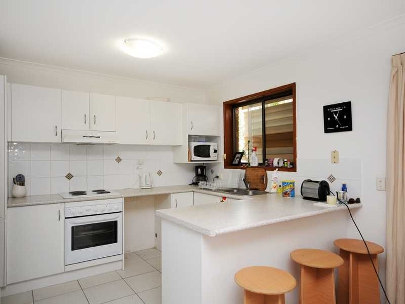 1/1 Peacock Place, Burleigh Waters QLD 4220
