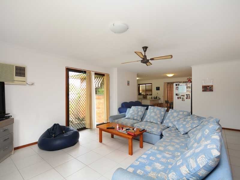 1/1 Peacock Place, Burleigh Waters QLD 4220