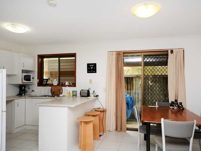 1/1 Peacock Place, Burleigh Waters QLD 4220