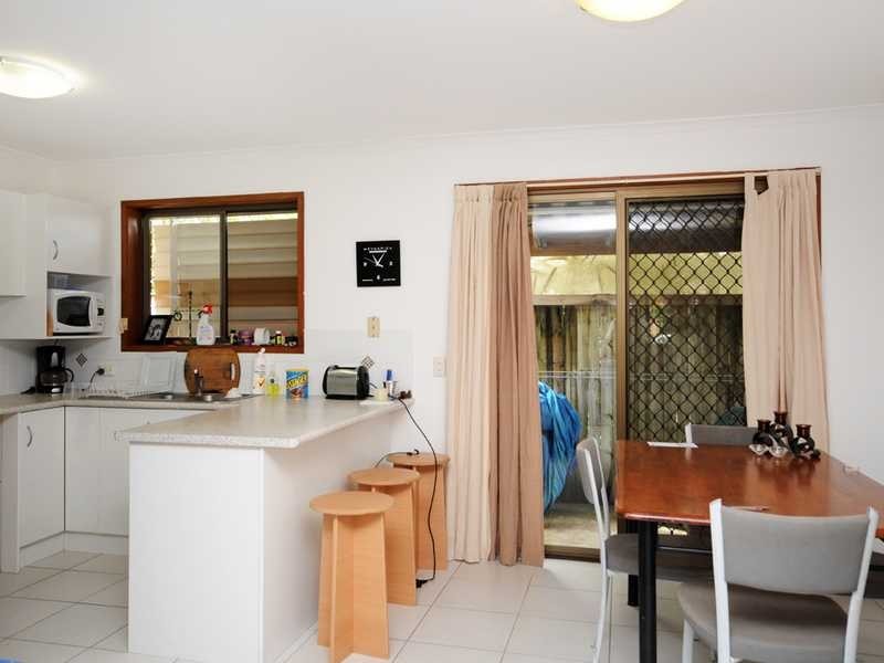 1/1 Peacock Place, Burleigh Waters QLD 4220
