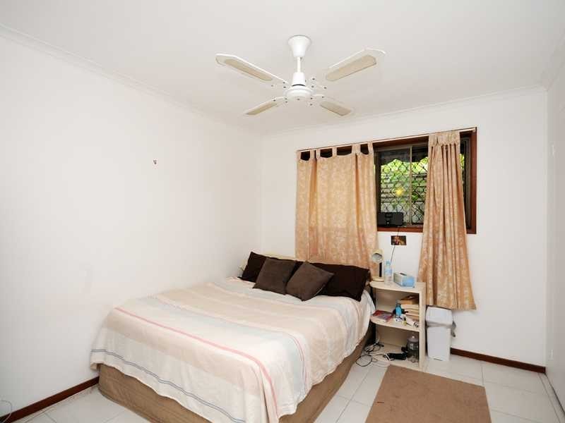 1/1 Peacock Place, Burleigh Waters QLD 4220