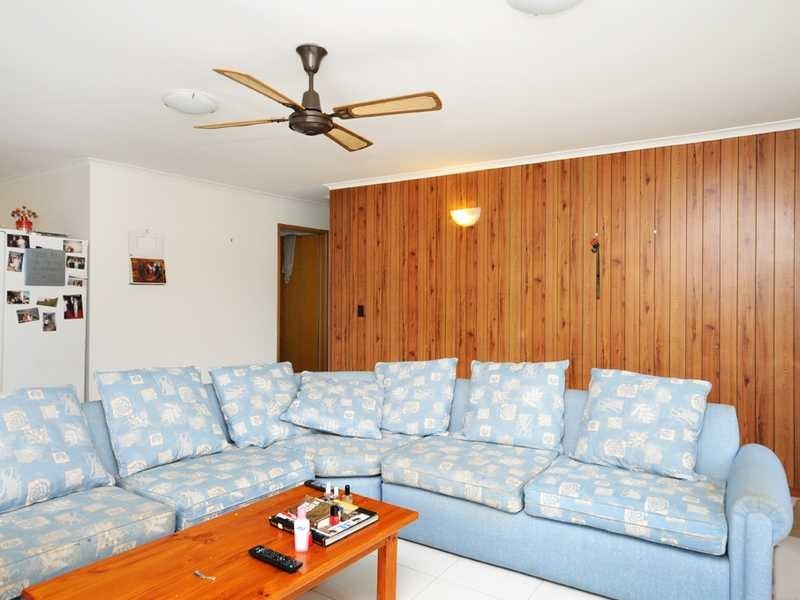 1/1 Peacock Place, Burleigh Waters QLD 4220