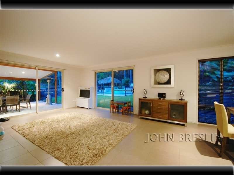 8 Grove Creek Close, Reedy Creek QLD 4227