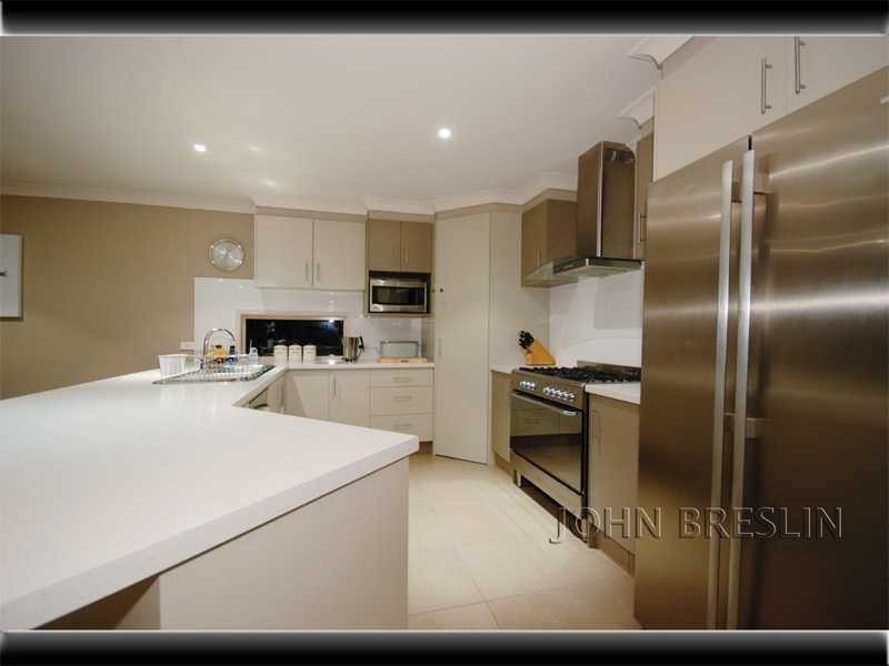 8 Grove Creek Close, Reedy Creek QLD 4227