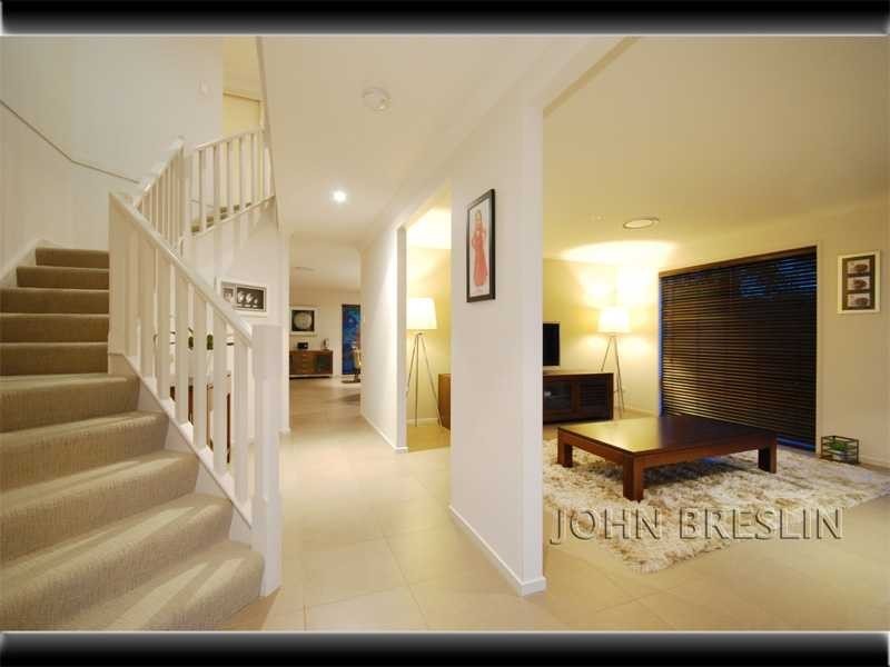 8 Grove Creek Close, Reedy Creek QLD 4227