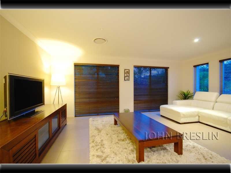 8 Grove Creek Close, Reedy Creek QLD 4227