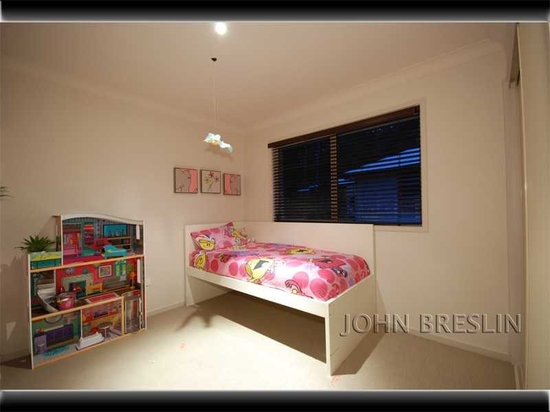 8 Grove Creek Close, Reedy Creek QLD 4227