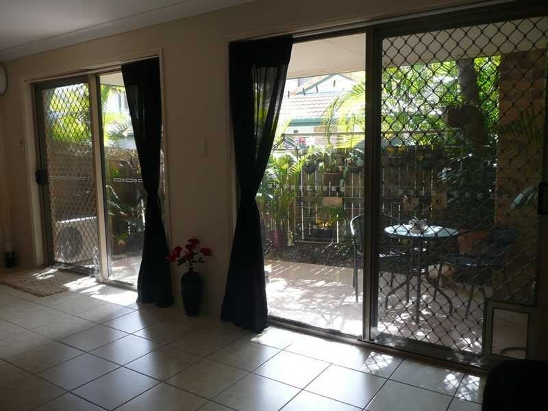 63/220 Christine Ave, Burleigh Waters QLD 4220