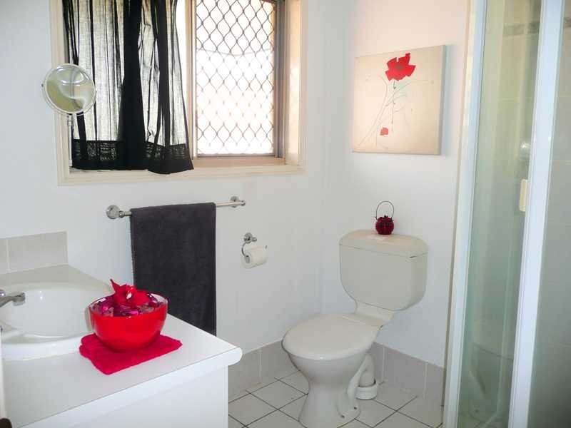 63/220 Christine Ave, Burleigh Waters QLD 4220