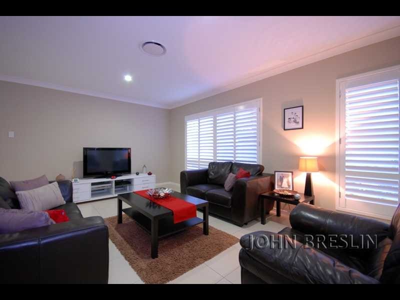 27 Camarillo Cct, Reedy Creek QLD 4227