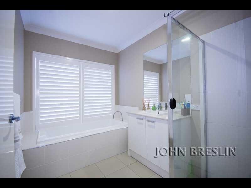 27 Camarillo Cct, Reedy Creek QLD 4227