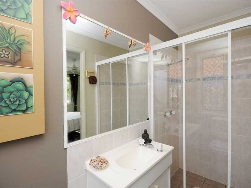 30 Yodelay Street, Varsity Lakes QLD 4227