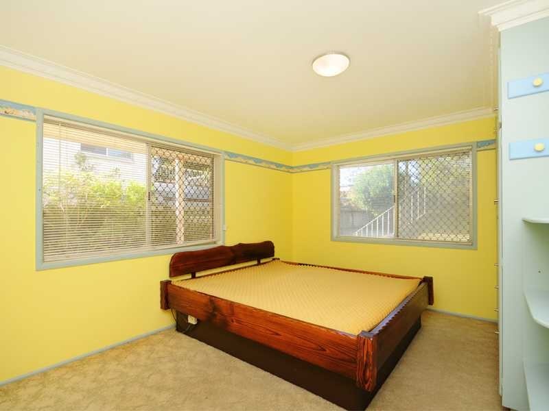 18 Bullimah Avenue, Burleigh Heads QLD 4220