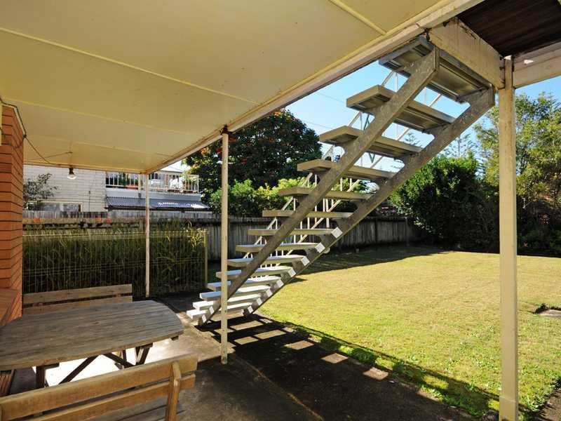 18 Bullimah Avenue, Burleigh Heads QLD 4220