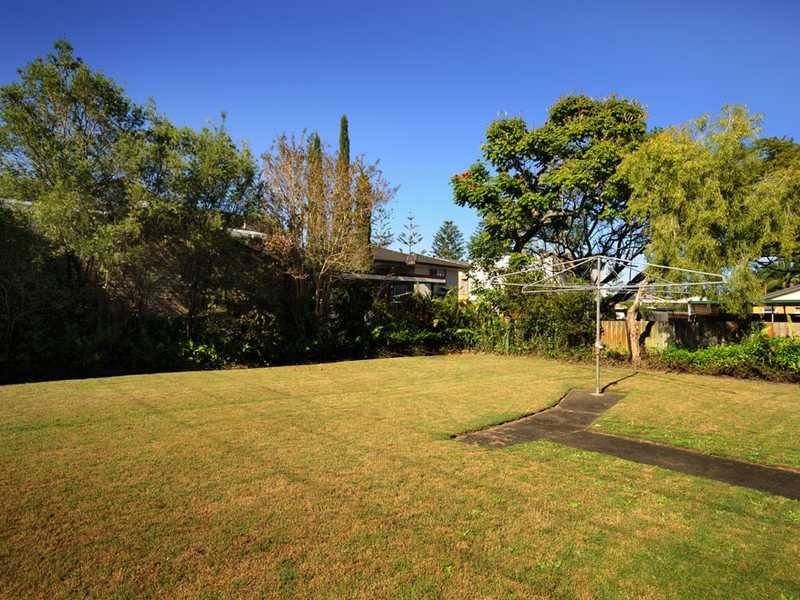 18 Bullimah Avenue, Burleigh Heads QLD 4220