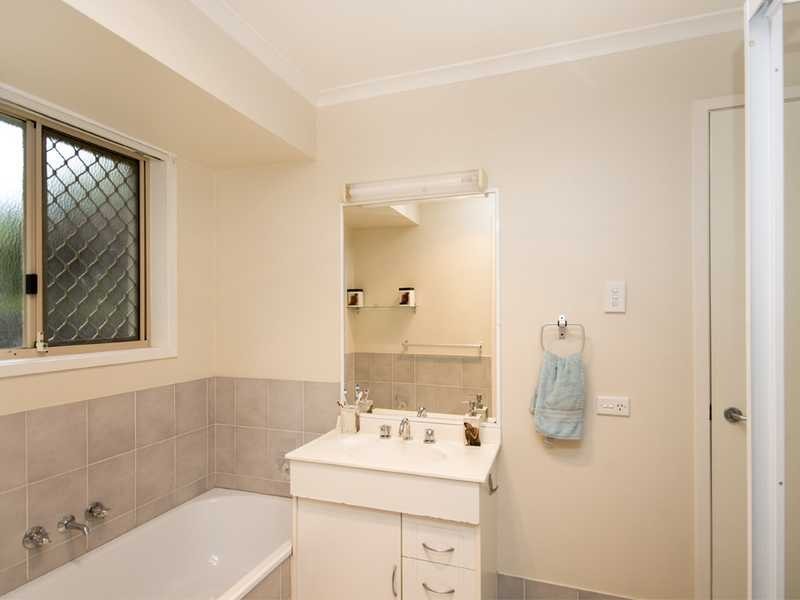 11 Lauder Court, Highland Park QLD 4211