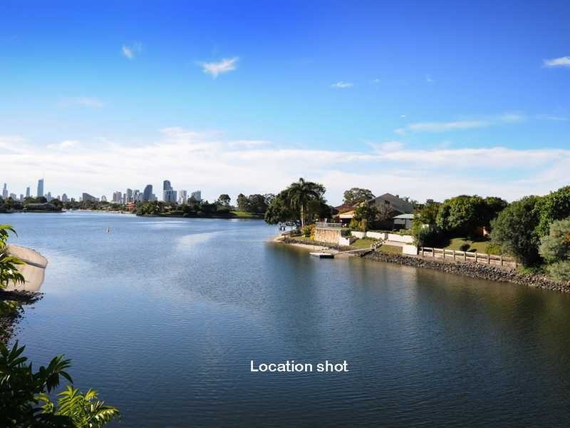 2/50 Oceanic Drive, Mermaid Waters QLD 4218