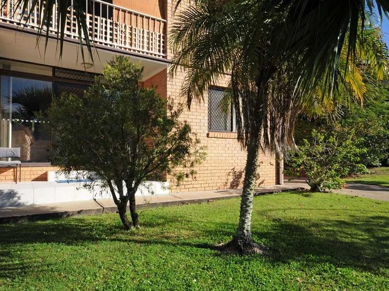 2/50 Oceanic Drive, Mermaid Waters QLD 4218