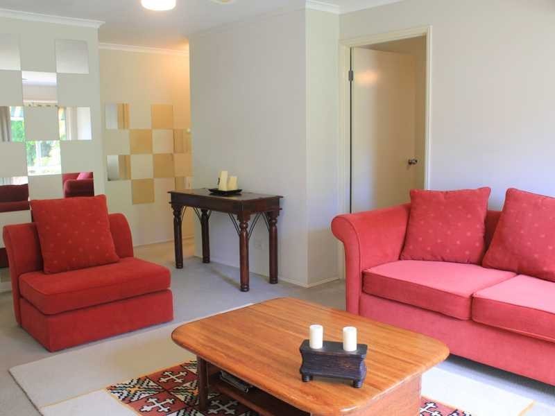 1/11 Academy St, Oxenford QLD 4210