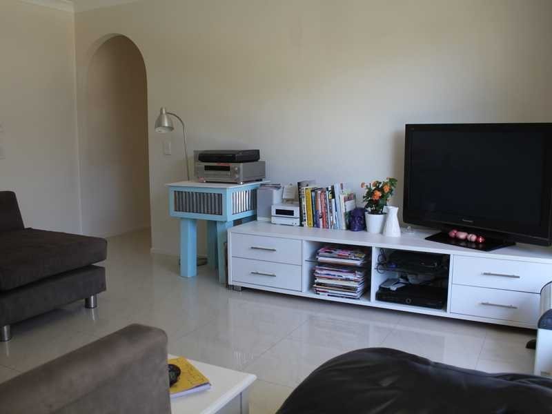 2/3 Hillstar Avenue, Burleigh Waters QLD 4220