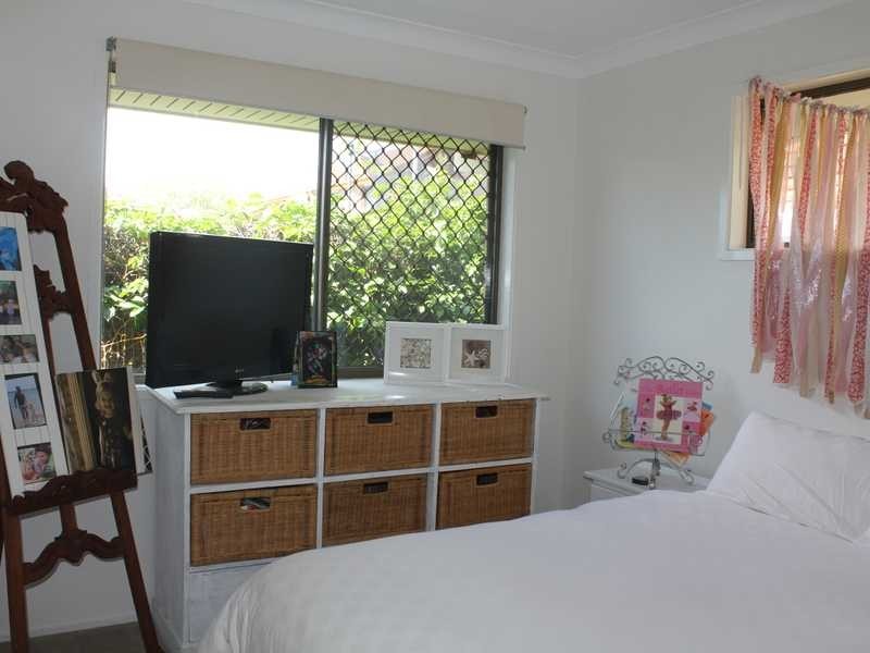 2/3 Hillstar Avenue, Burleigh Waters QLD 4220