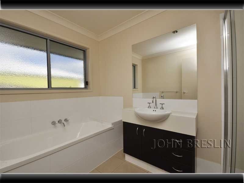 28 Willow Tree Drive, Reedy Creek QLD 4227
