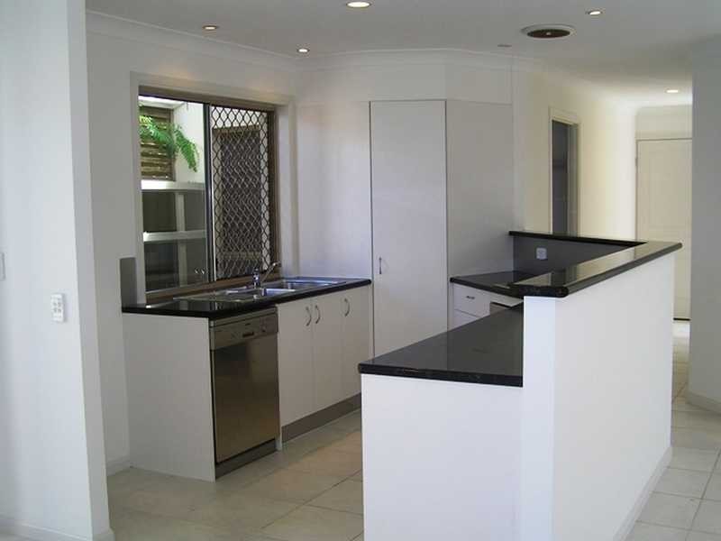 18 Regensberg Close, Varsity Lakes QLD 4227