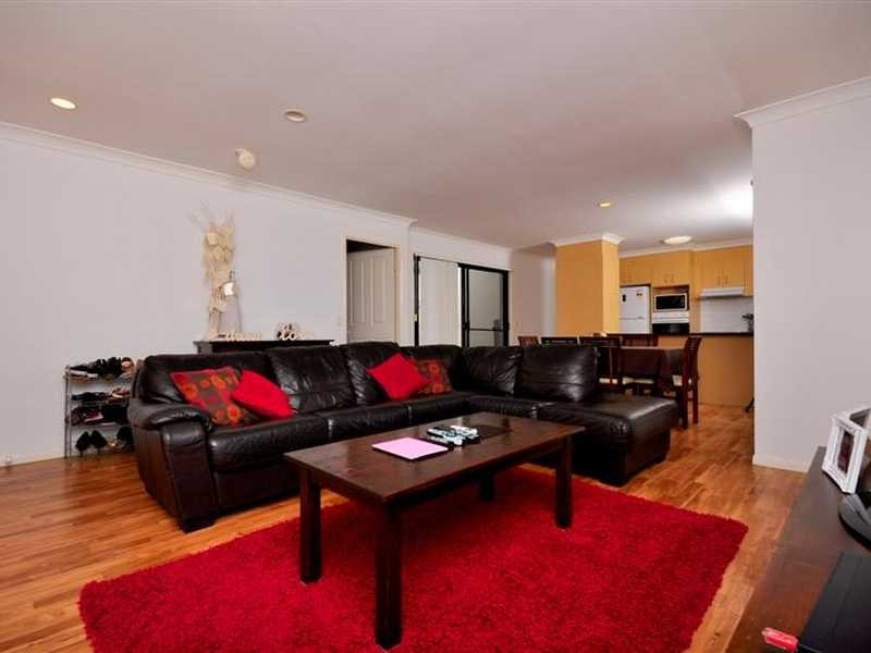 21a/64 Gilston Road, Nerang QLD 4211