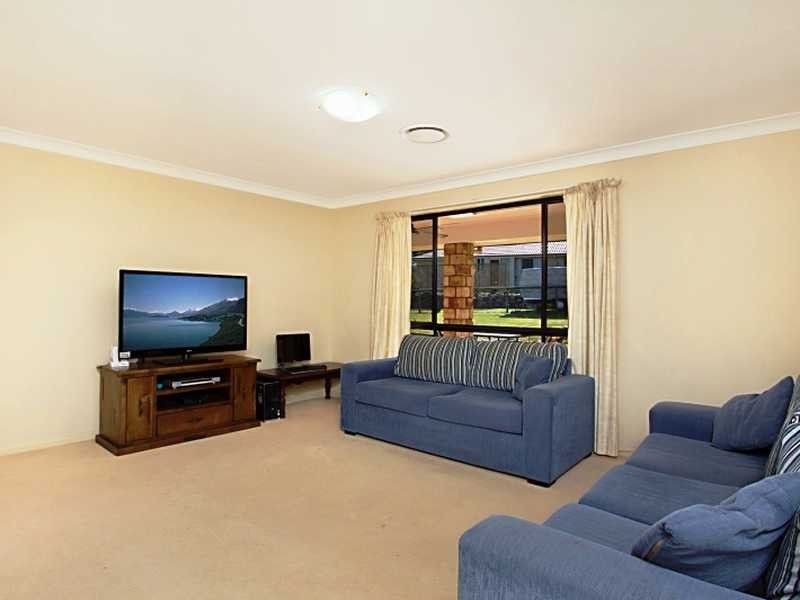 34 Carrigan Way, Gleneagle QLD 4285