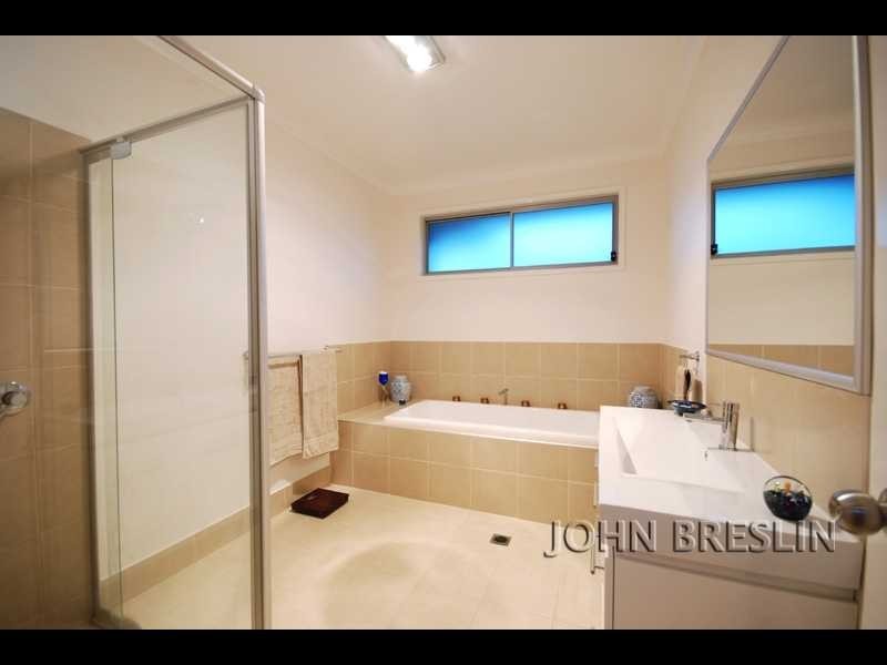 2 Culgoora Crescent, Reedy Creek QLD 4227