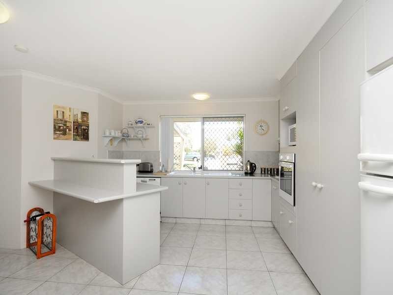 9 Lapwing Place, Burleigh Waters QLD 4220