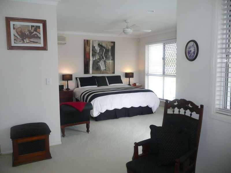 1 Cayman Drive, Clear Island Waters QLD 4226