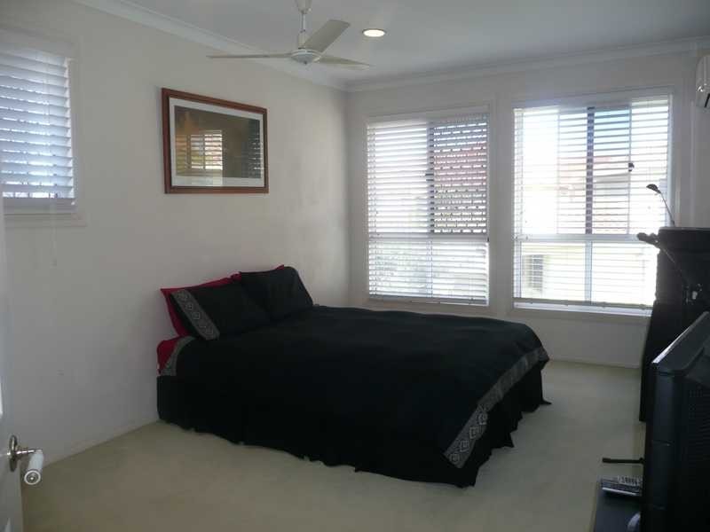 1 Cayman Drive, Clear Island Waters QLD 4226