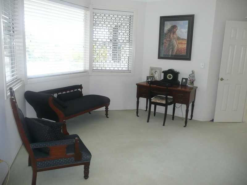 1 Cayman Drive, Clear Island Waters QLD 4226