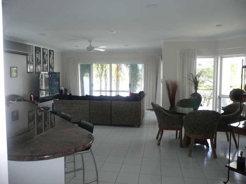 1 Cayman Drive, Clear Island Waters QLD 4226