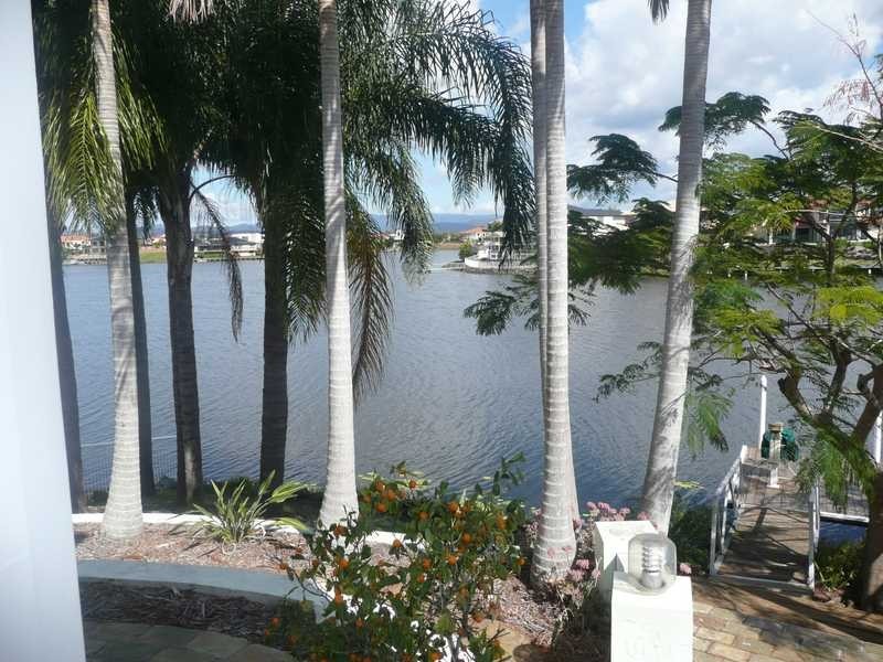 1 Cayman Drive, Clear Island Waters QLD 4226
