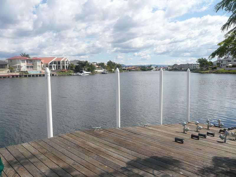 1 Cayman Drive, Clear Island Waters QLD 4226