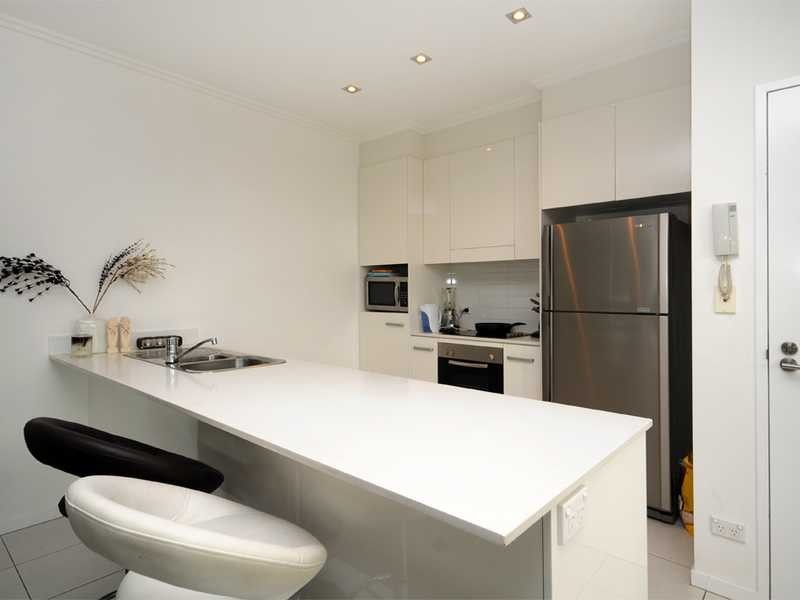 70/1 Gaven Crescent, Mermaid Beach QLD 4218