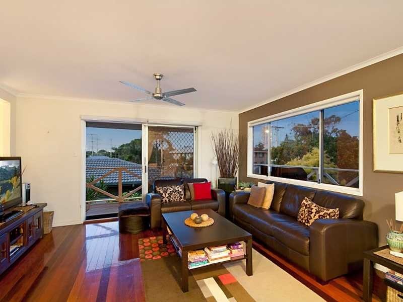 6 Aruma Avenue, Burleigh Waters QLD 4220