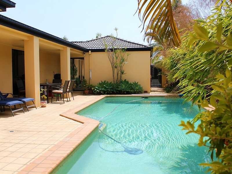 18 Sea Eagle Drive, Burleigh Waters QLD 4220